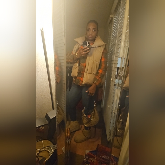 Meet your Posher, Connie - Picture 5 of 5